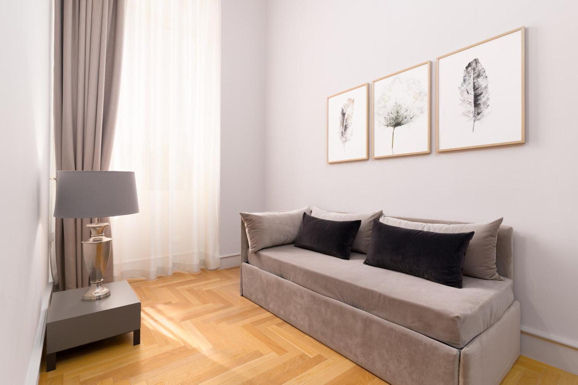 Limehome Lecce Palazzo Bn Δωμάτιο φωτογραφία